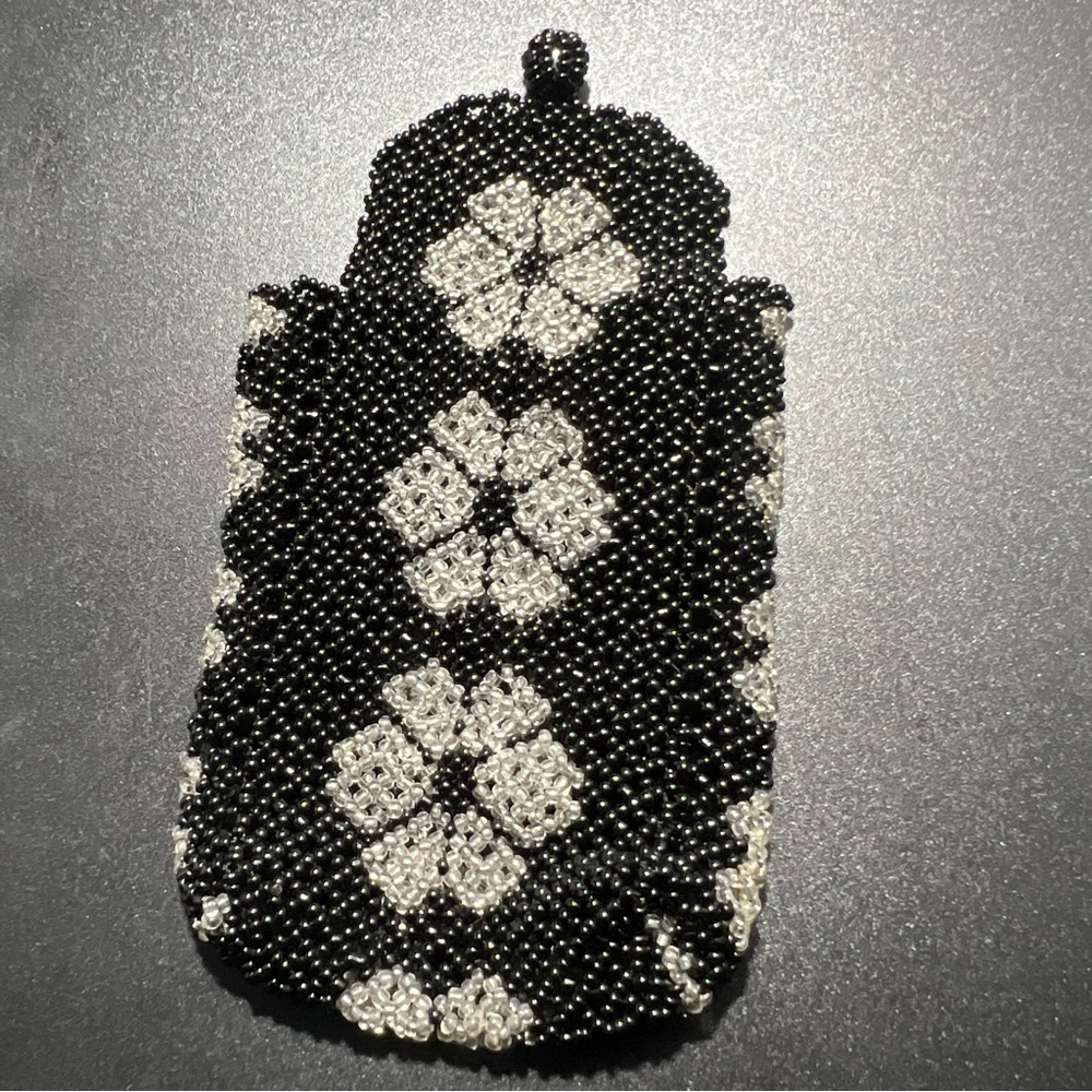 Vtg Native American Medicine Pouch Black & Clear Floral Seed Bead Woven Satchel